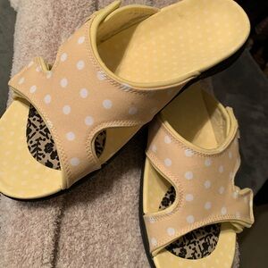 Yellow Polka Dot Spenco Slide Sandals (W)